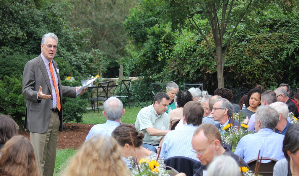 CURS Director Bill Rohe addressing the annual Faculty Fellows Luncheon in 2016.