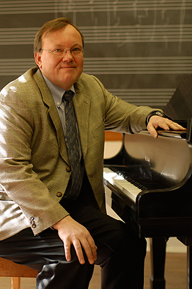 Carter wins dual awards from American Musicological Society
