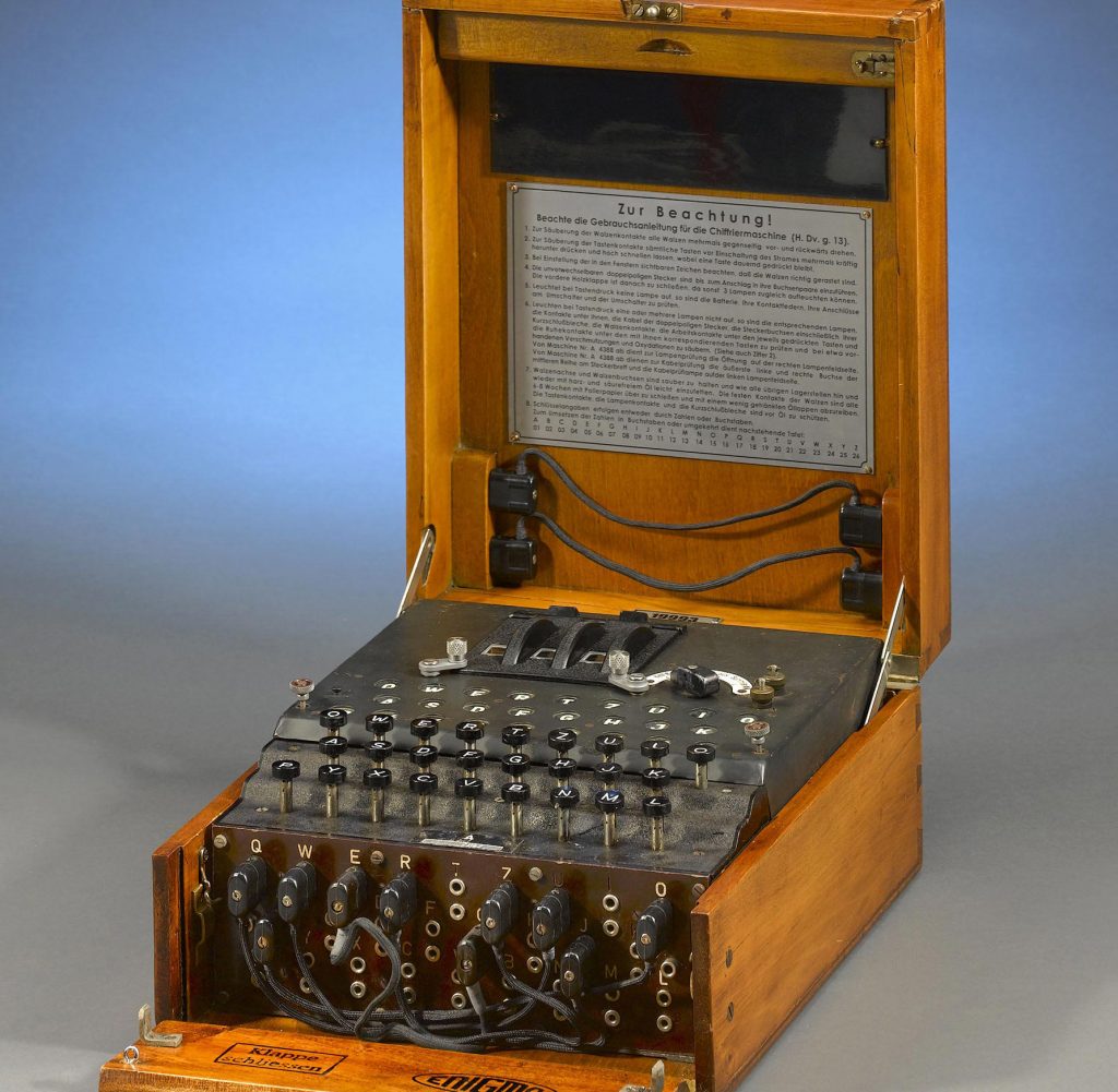 Honors Carolina hosts live demonstration of an Enigma machine