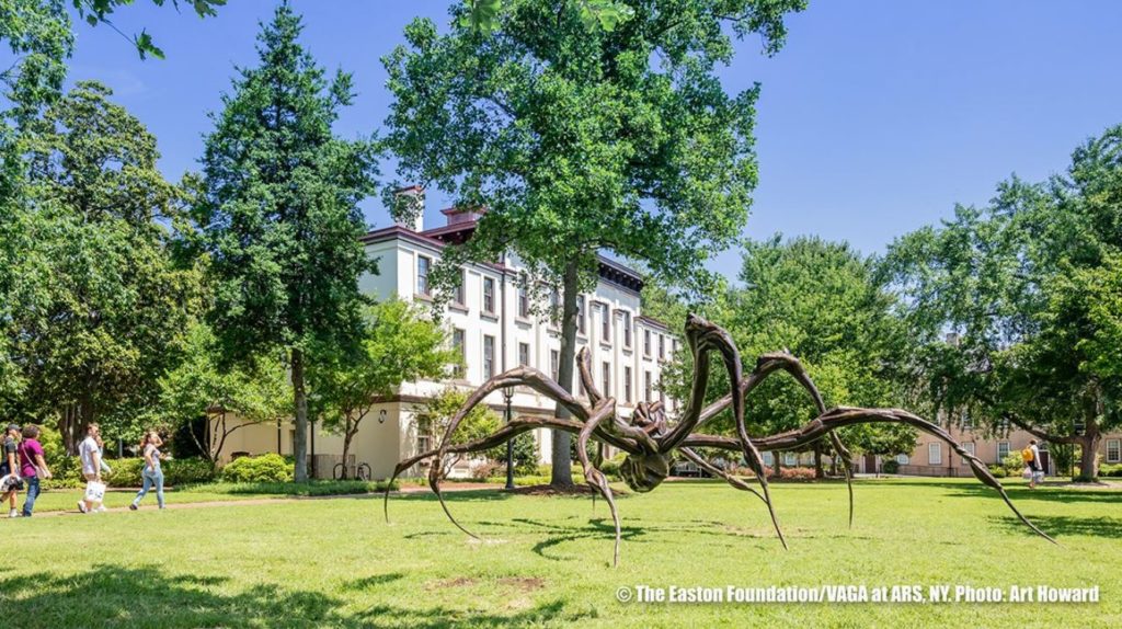 Crouching Spider by Louise Bourgeois copyright 2003, The Easton Foundation/VAGA at ARS, NY. Photo: Art Howard