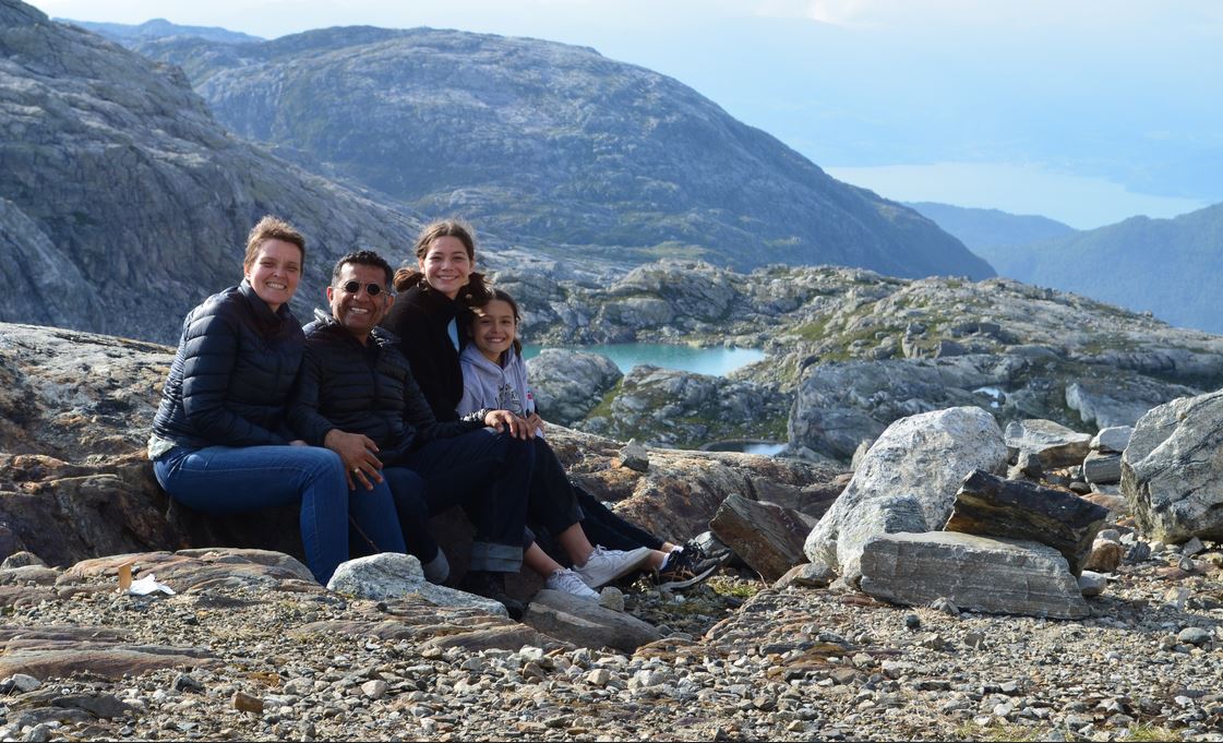González Espitia traveled to the Folgefonna glacier in Norway with his wife Birgitte (left) and his two daughters, Maya and Alba.